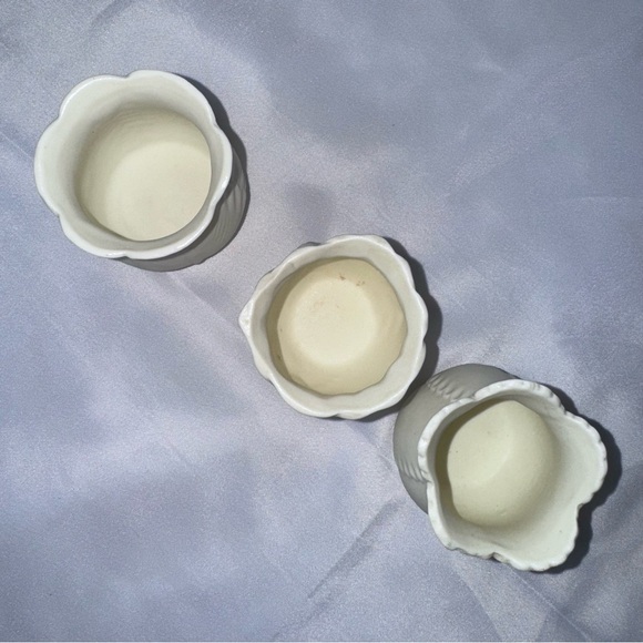 Flower Shape Flower Vases/Candleholders Ivory Set Of 3 - Picture 2 of 5